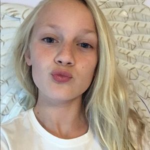 Meet your Posher, Ella